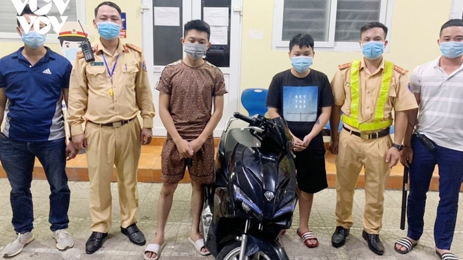 Hải Phòng: Bắt giữ nhóm quái xế lái xe lạng lách đánh võng trên phố