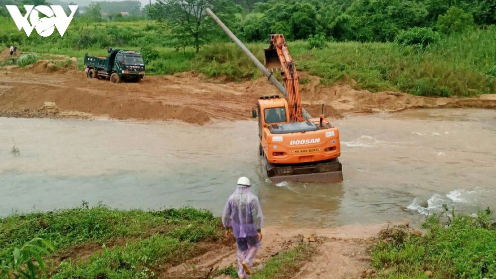 Hồ chứa Yên Lập, Quảng Ninh bắt đầu xả tràn để đảm bảo an toàn