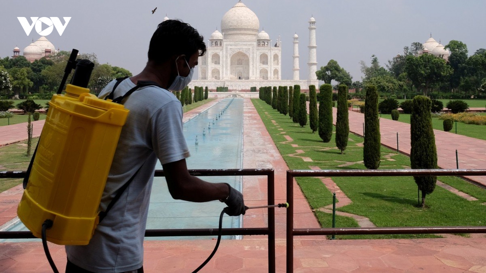 Đền Taj Mahal mở cửa trở lại: vắng vẻ lạ lẫm