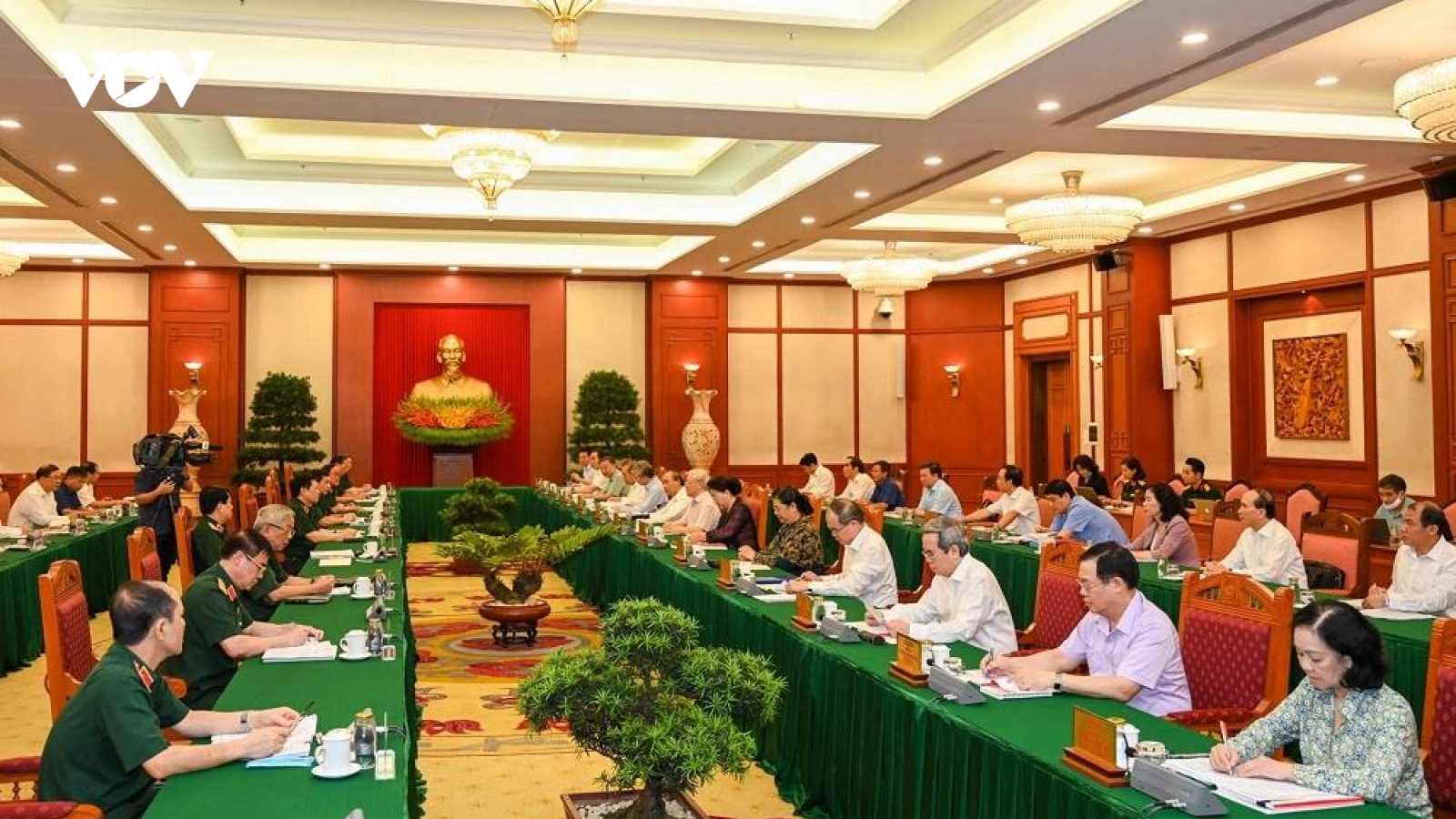 Bộ Chính trị đã làm việc với 43 đảng bộ trực thuộc Trung ương về chuẩn bị Đại hội