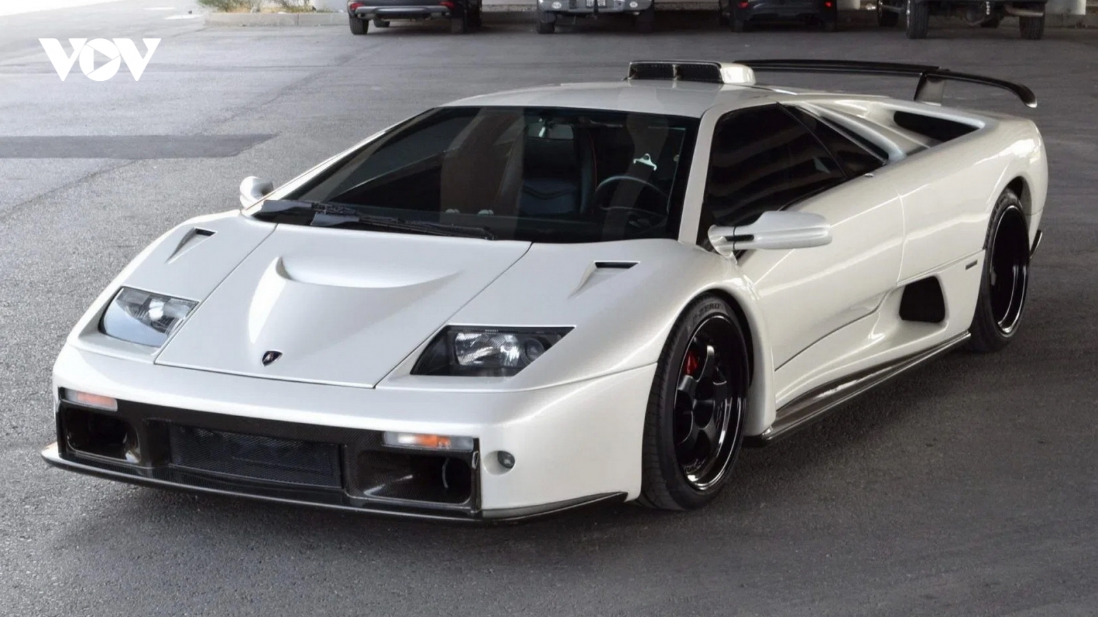 Ngắm siêu bò Lamborghini Diablo gần 30 năm tuổi vẫn đẹp long lanh