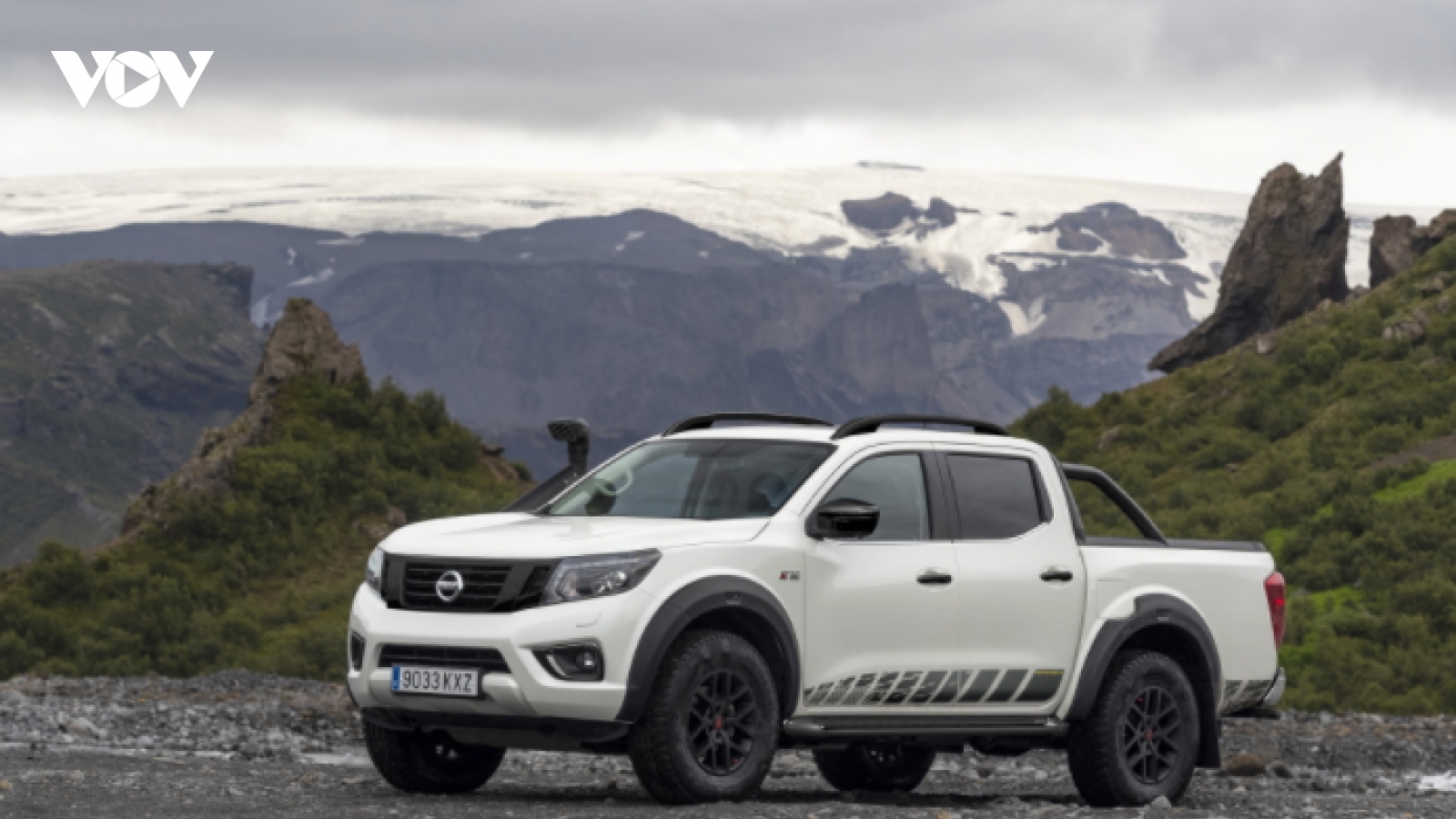 Nissan Navara AT32 2020 tại Anh sẽ đắt hơn cả Ford Ranger Raptor