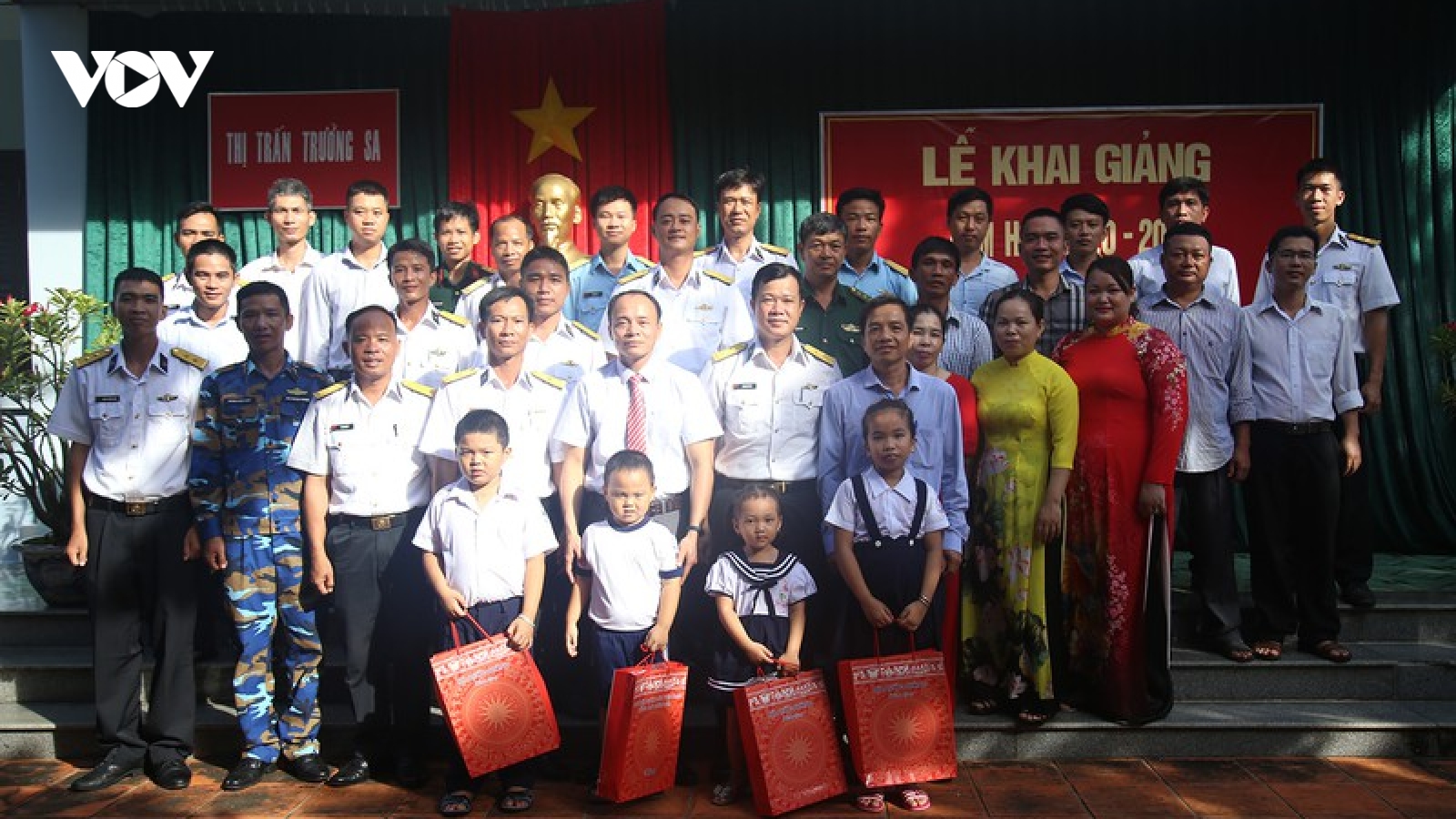 Khai giảng năm học mới ở đảo Trường Sa
