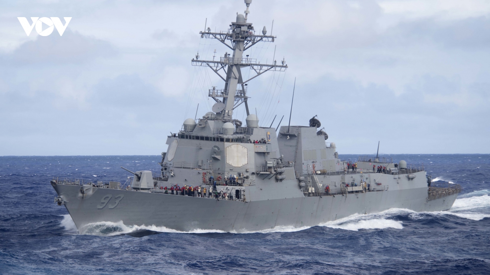 Cận cảnh tàu khu trục Mỹ USS Chung-Hoon phóng tên lửa, phô diễn sức mạnh