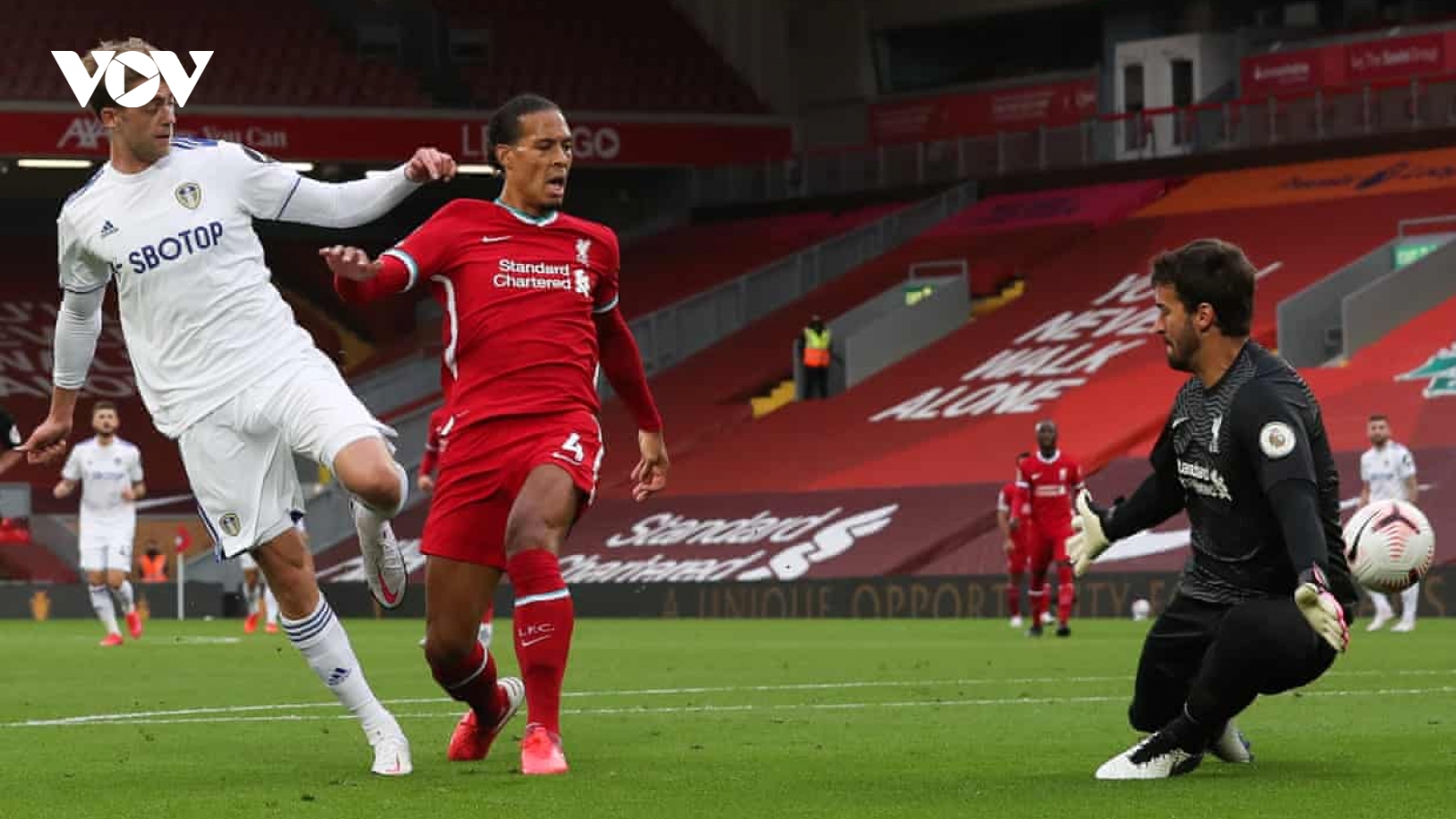 Virgil Van Dijk "báo hại" Liverpool vì thói kiêu ngạo