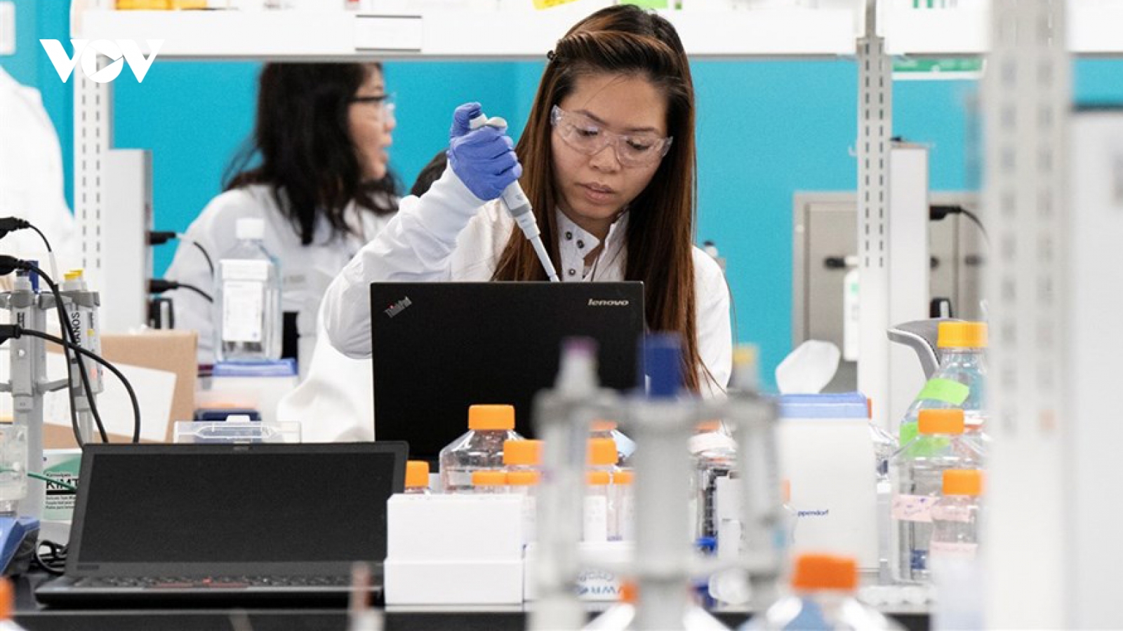 Giới khoa học Mỹ hoài nghi về mục tiêu ra mắt vaccine Covid-19 trước bầu cử Tổng thống