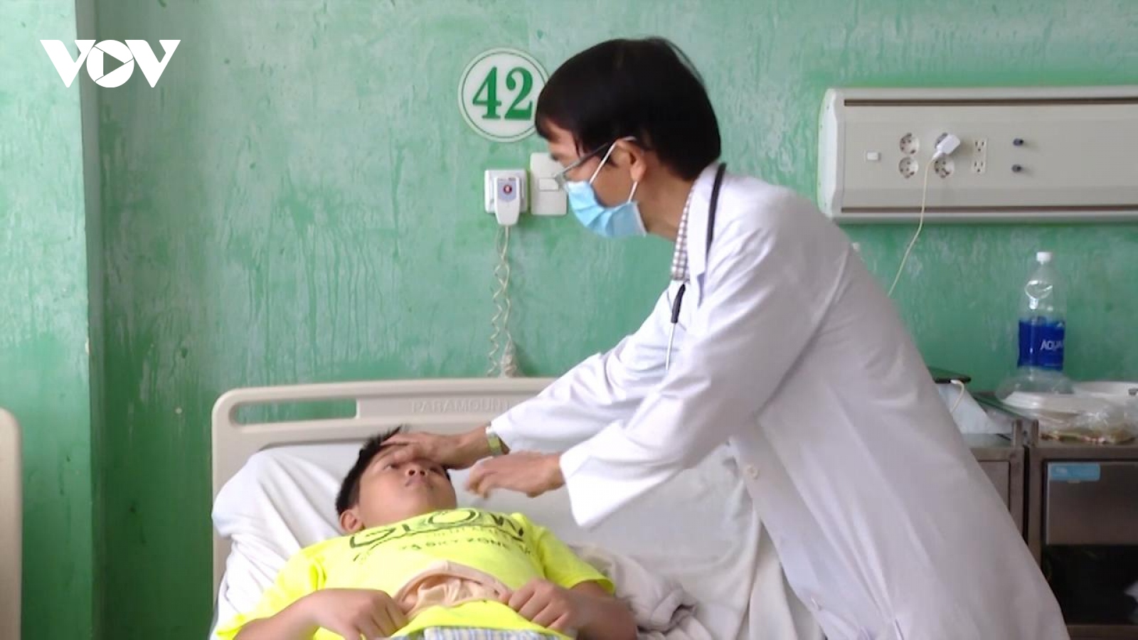 Bà Rịa – Vũng Tàu: Ăn gà rán, 9 người nhập viện trong tình trạng ngộ độc thực phẩm