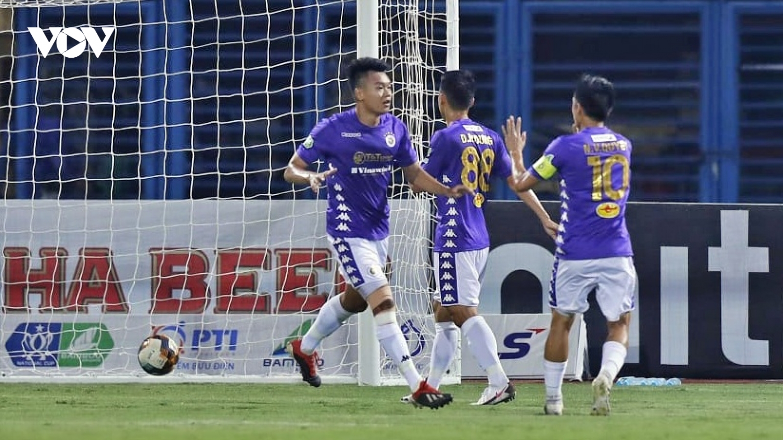 Thành Chung mở tỷ số, Hà Nội FC "đè bẹp" Cần Thơ 7-0 để tiến vào bán kết Cúp Quốc gia 2020