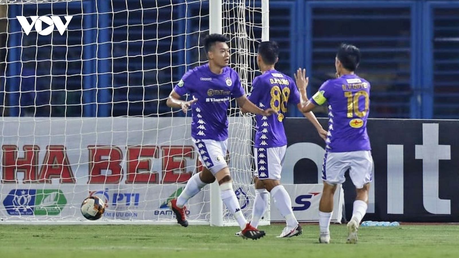 Thành Chung mở tỷ số, Hà Nội FC "đè bẹp" Cần Thơ 7-0 để tiến vào bán kết Cúp Quốc gia 2020