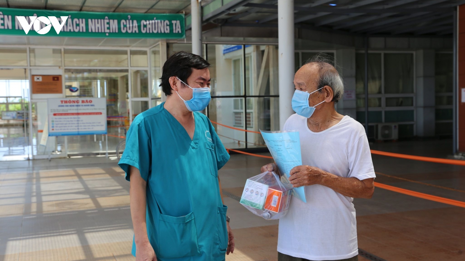 Nhân viên Trung tâm Kiểm soát bệnh tật Quảng Nam từng mắc Covid-19 được xuất viện