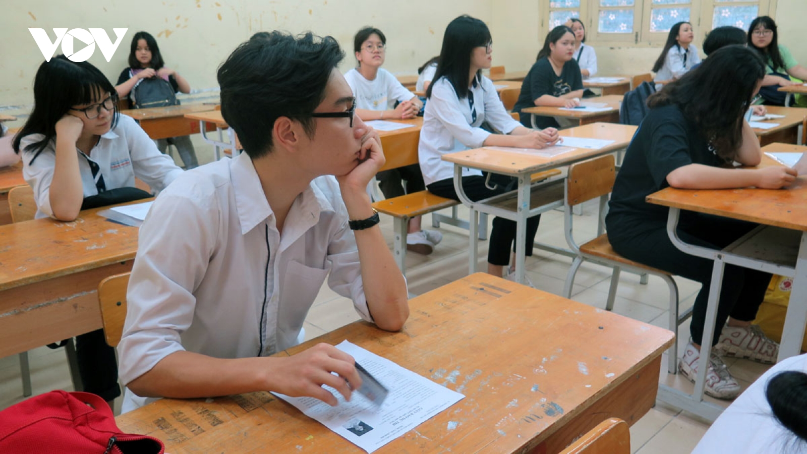 Phụ huynh than phiền tiền nộp cho trung tâm dạy thêm tăng vọt sau Thông tư 29