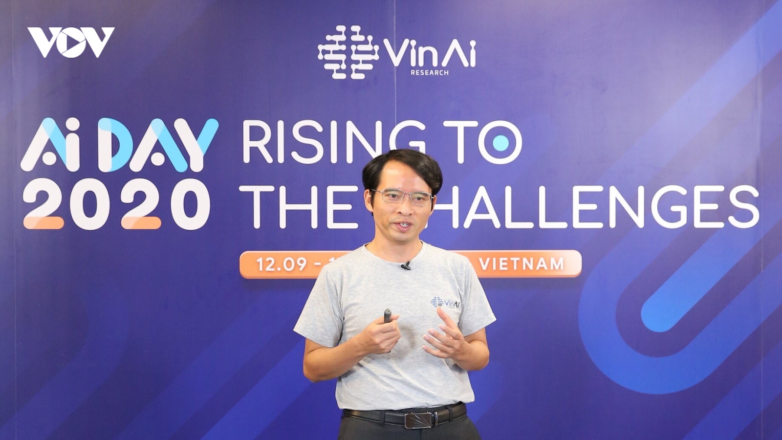 Vingroup công bố giải pháp tối ưu camera ẩn dưới màn hình điện thoại