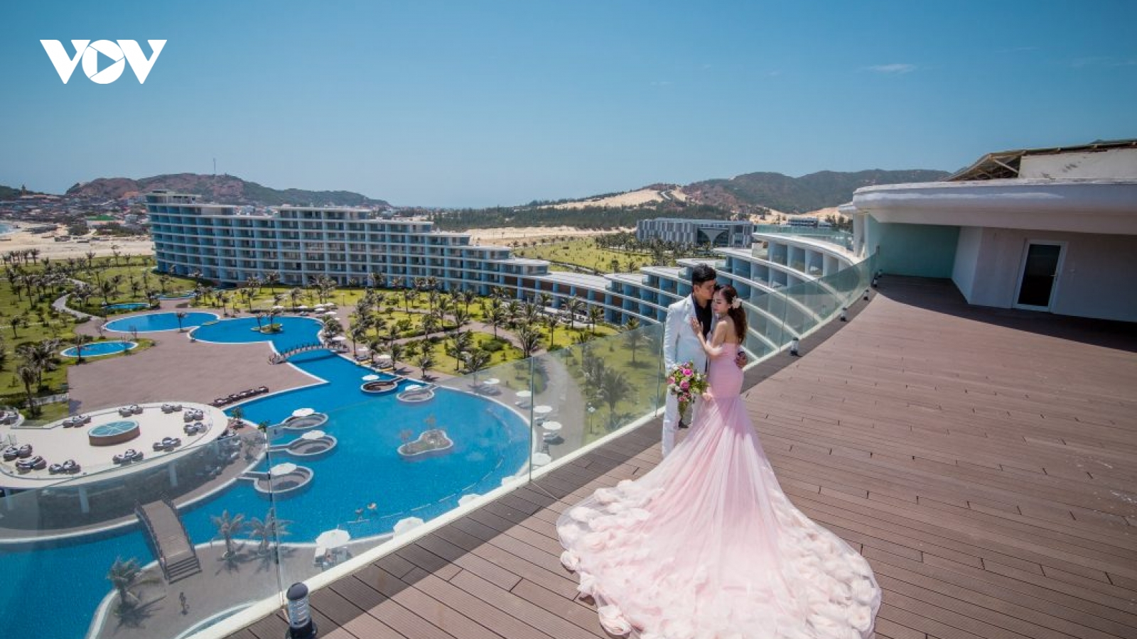 Quy Nhơn lãng mạn và nên thơ qua những shoot hình cưới đẹp như tranh vẽ