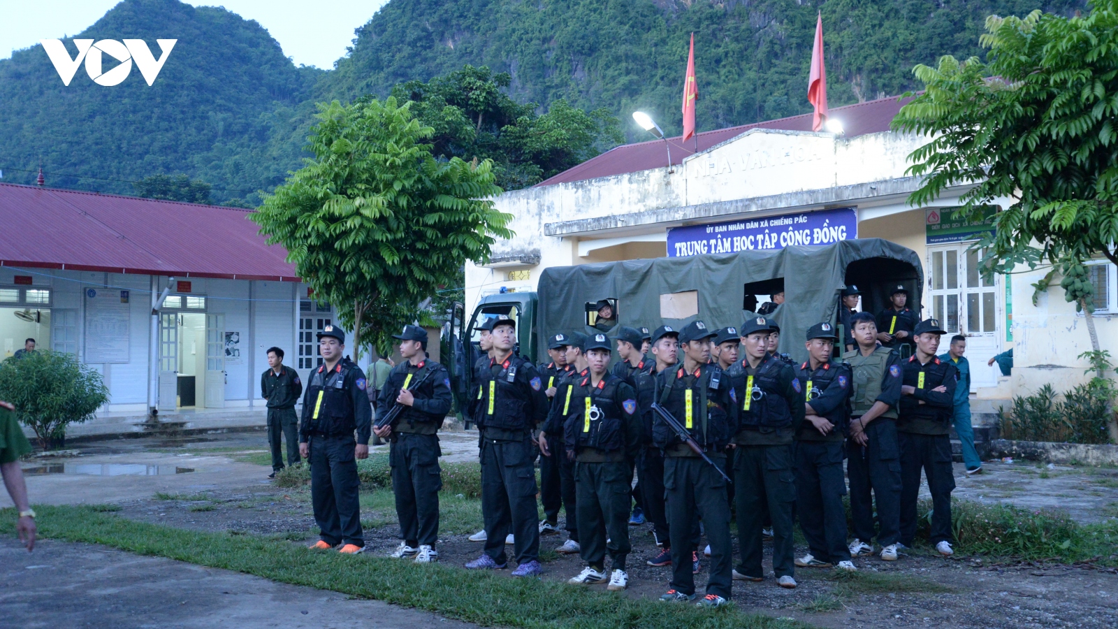 Truy bắt đối tượng đâm Công an viên tử vong rồi chạy trốn lên rừng