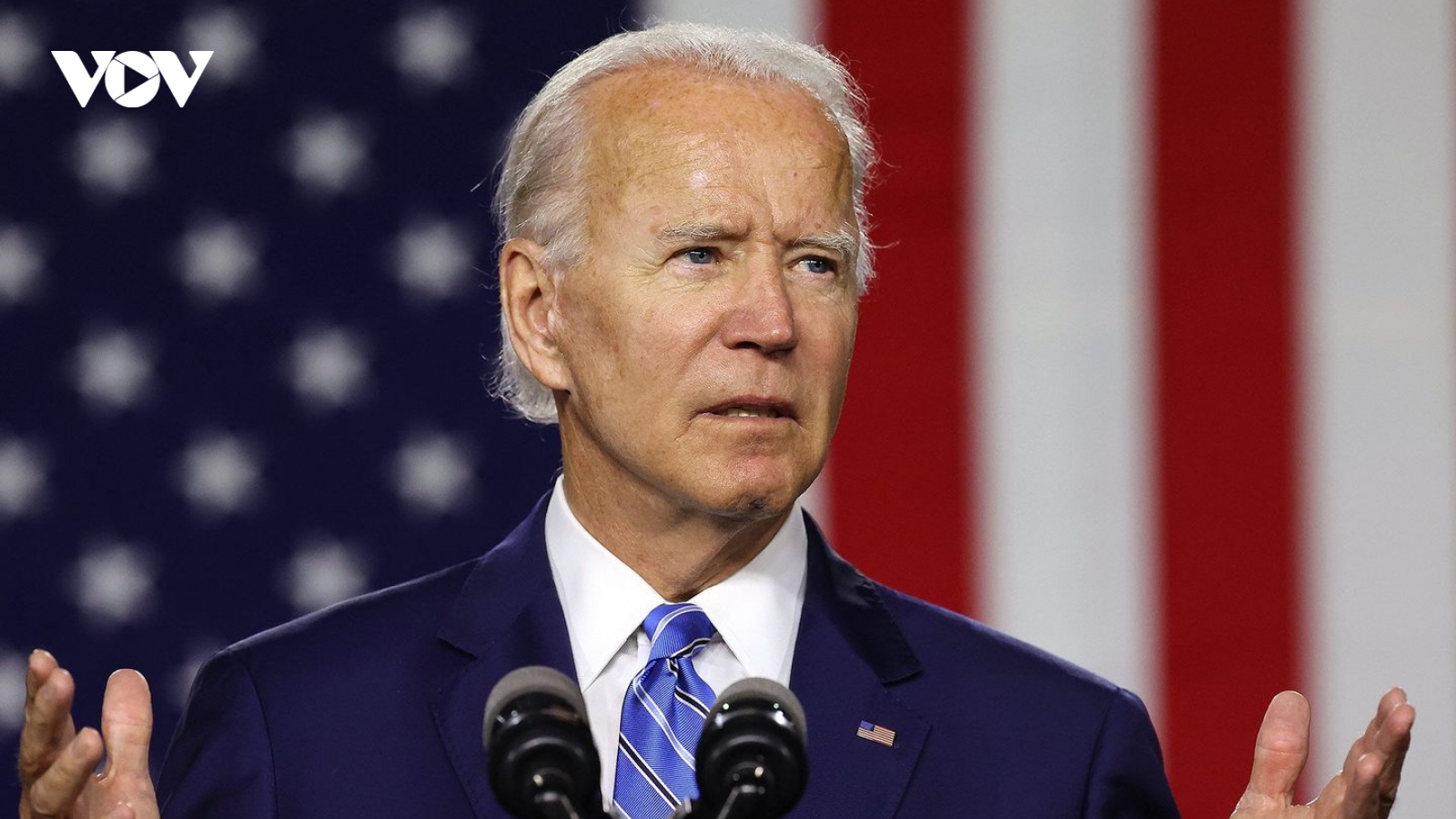 Joe Biden bác bỏ tuyên bố của Tổng thống Trump về việc sắp ra mắt vaccine Covid-19