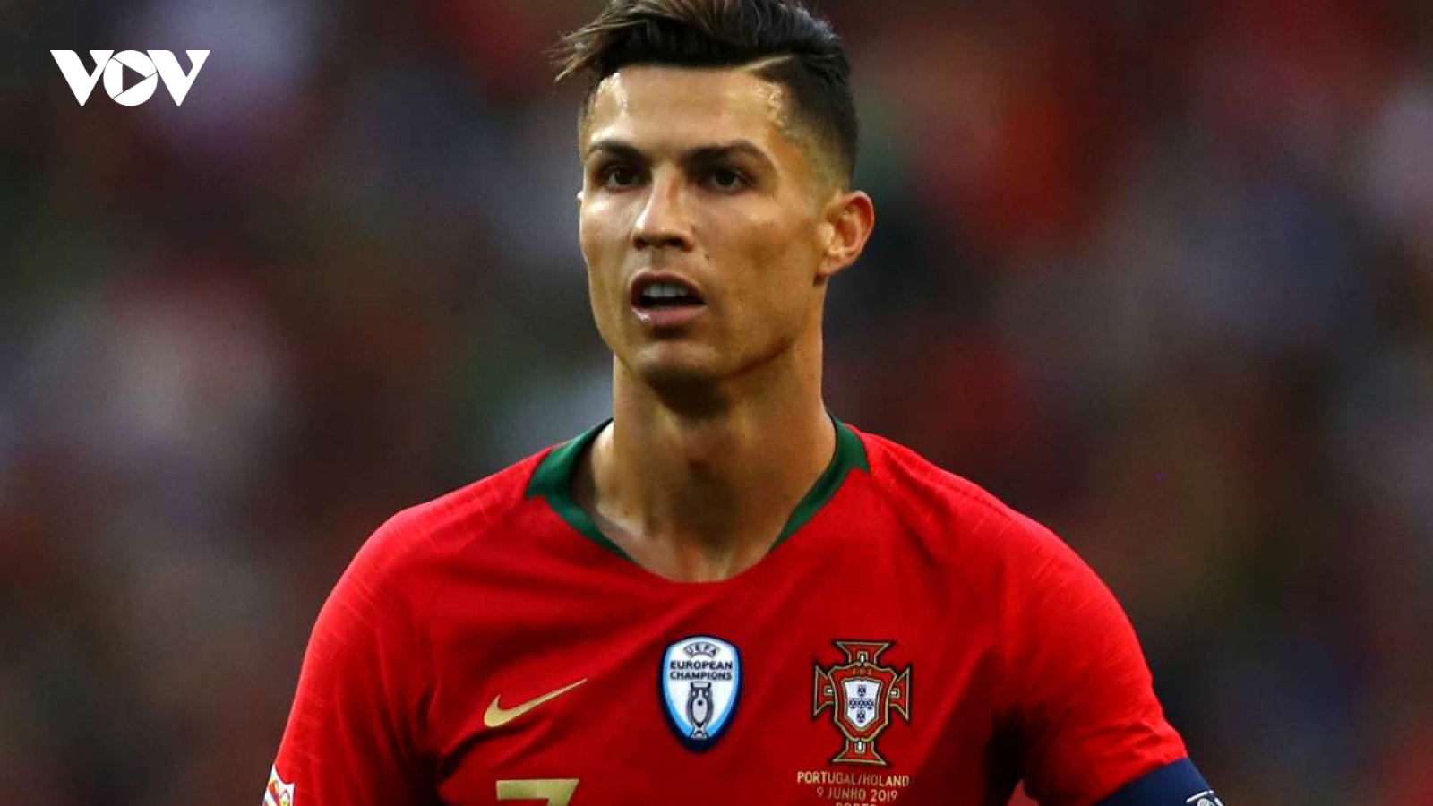 Ronaldo bị nhiễm trùng bàn chân, khó đá Nations League