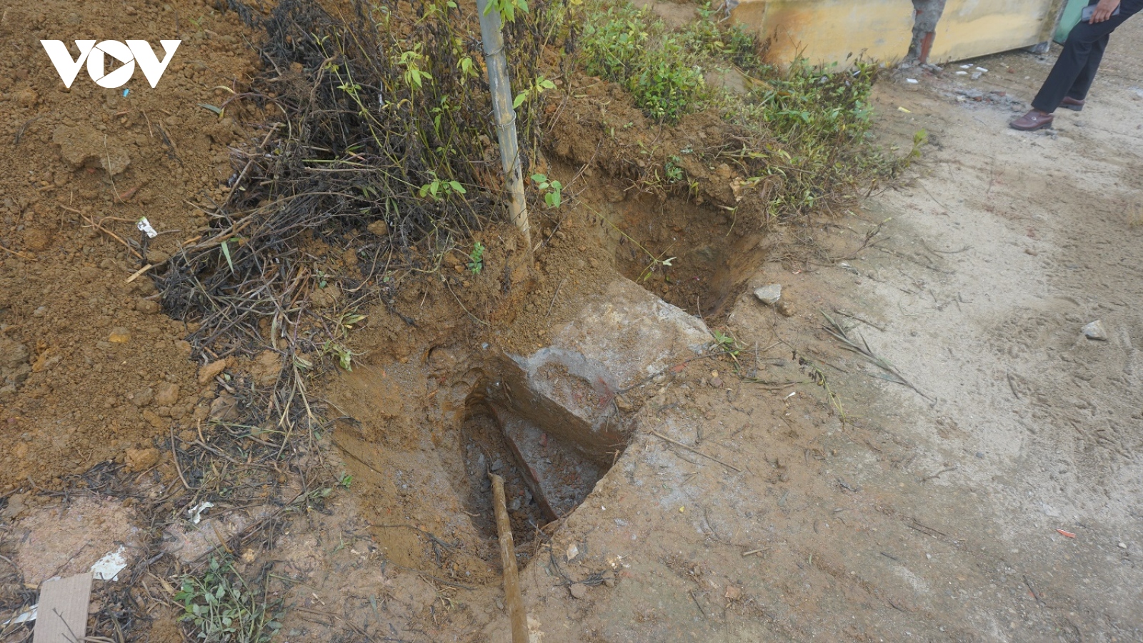 Cổng trường bị sập ở Lào Cai: trụ gạch không cốt thép có bất thường?