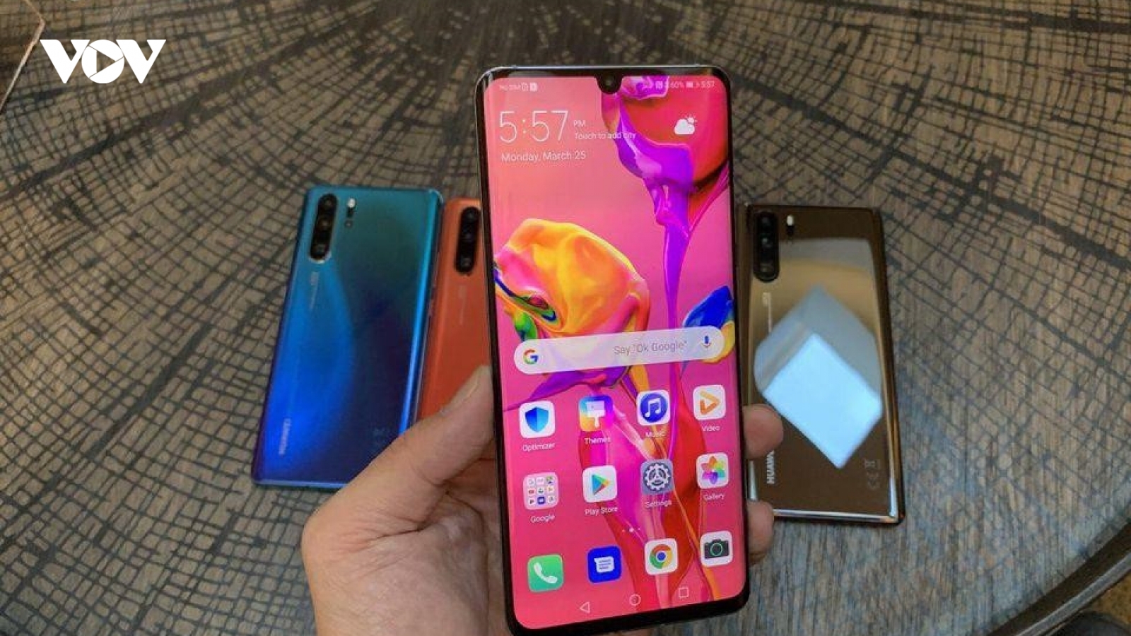 Samsung và LG ngừng cung cấp linh kiện cho Huawei từ 15/9