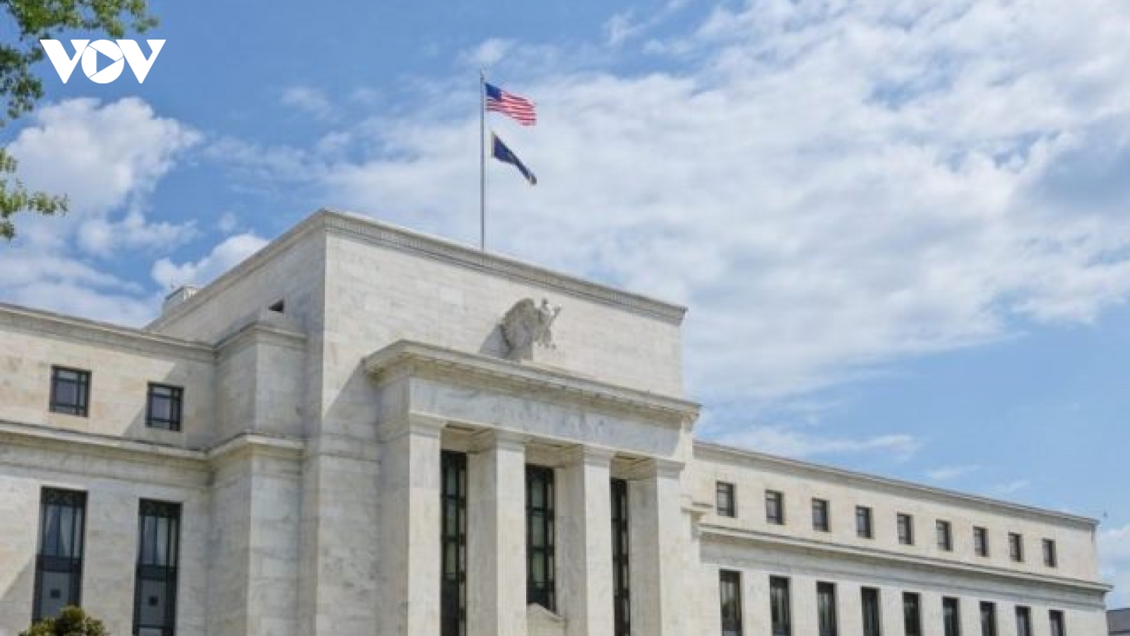 FED tiếp tục duy trì lãi suất gần 0%