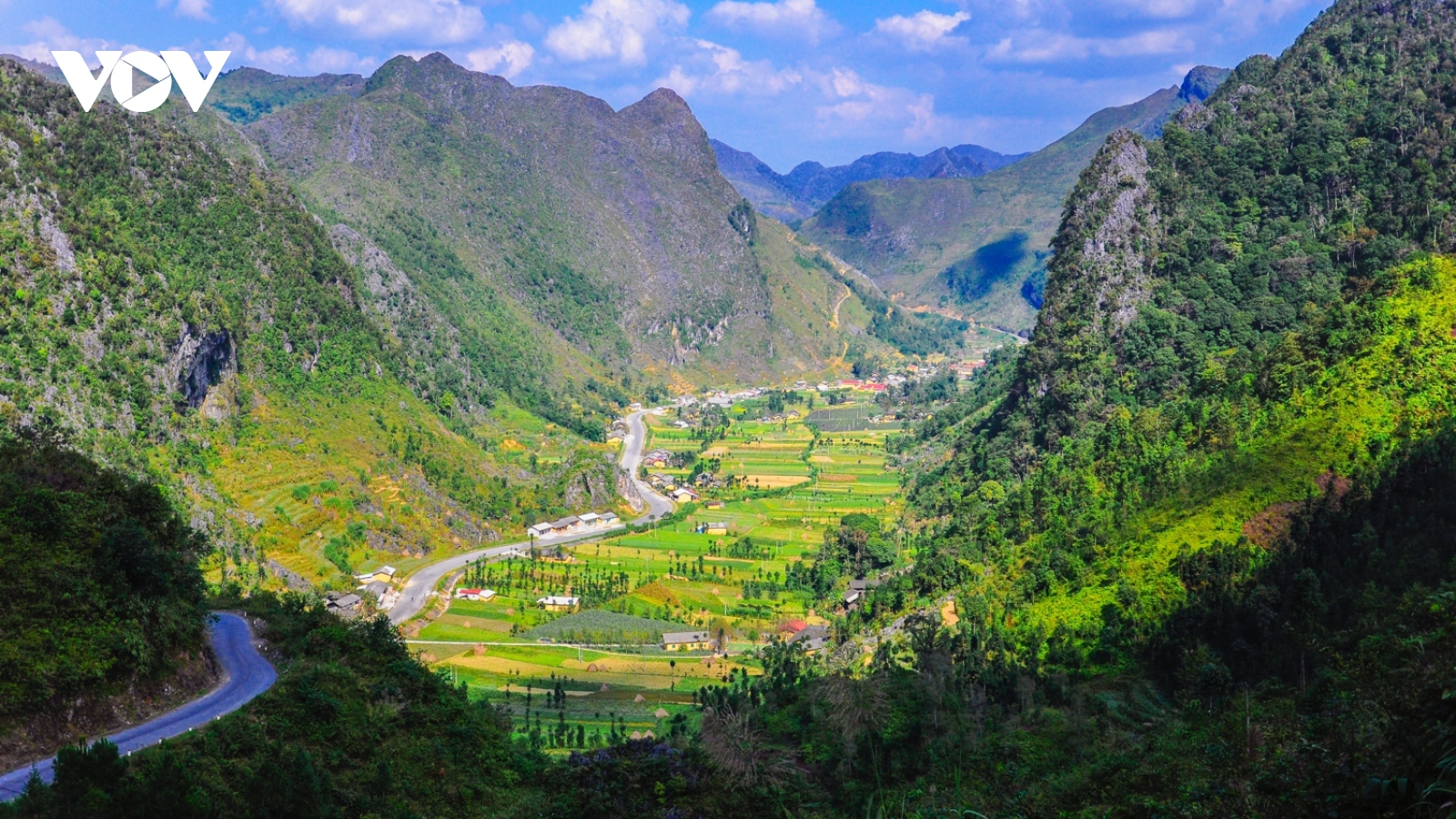 Cao nguyên đá Hà Giang đẹp ngỡ ngàng trong tiết thu