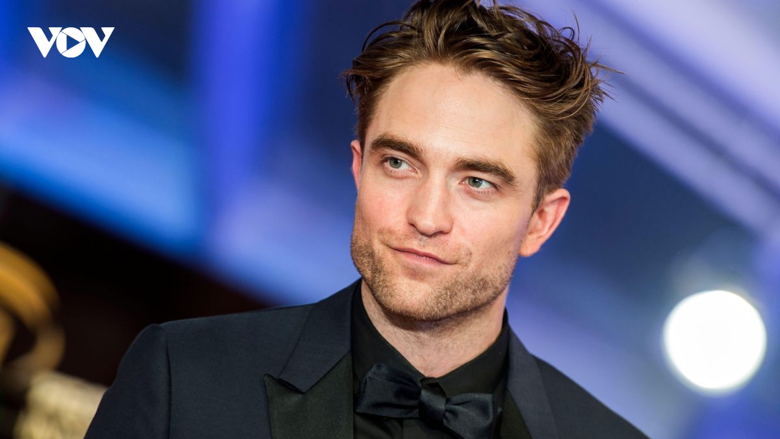 Nam diễn viên Robert Pattinson dương tính với virus SAR-CoV-2
