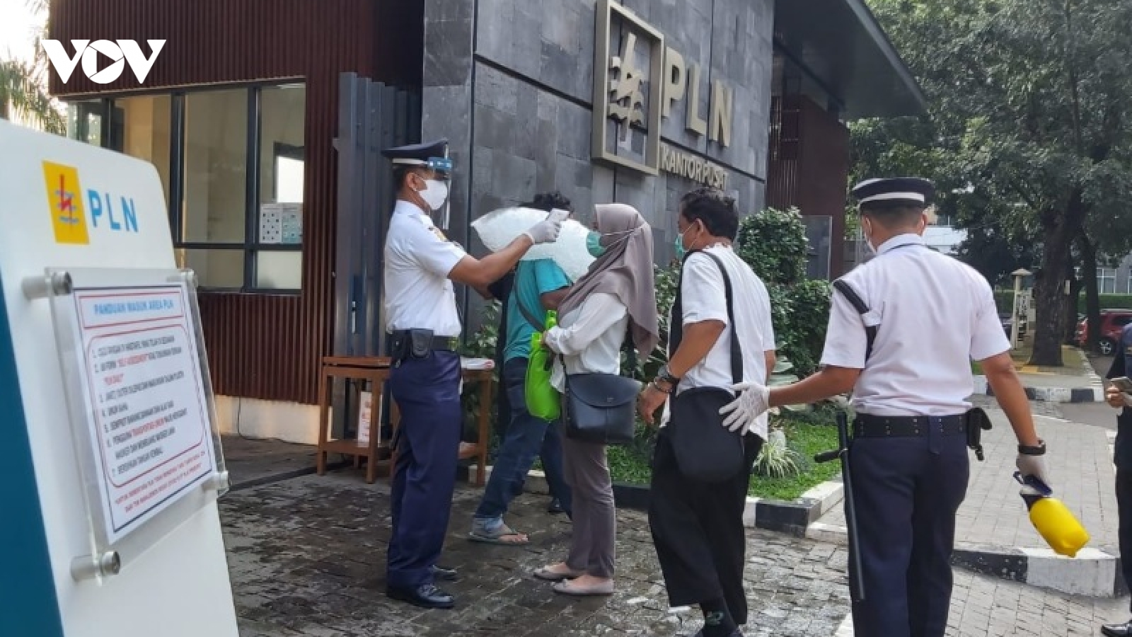 Lỗ hổng gây lây lan Covid-19 ở các Bộ và cơ quan chính phủ Indonesia