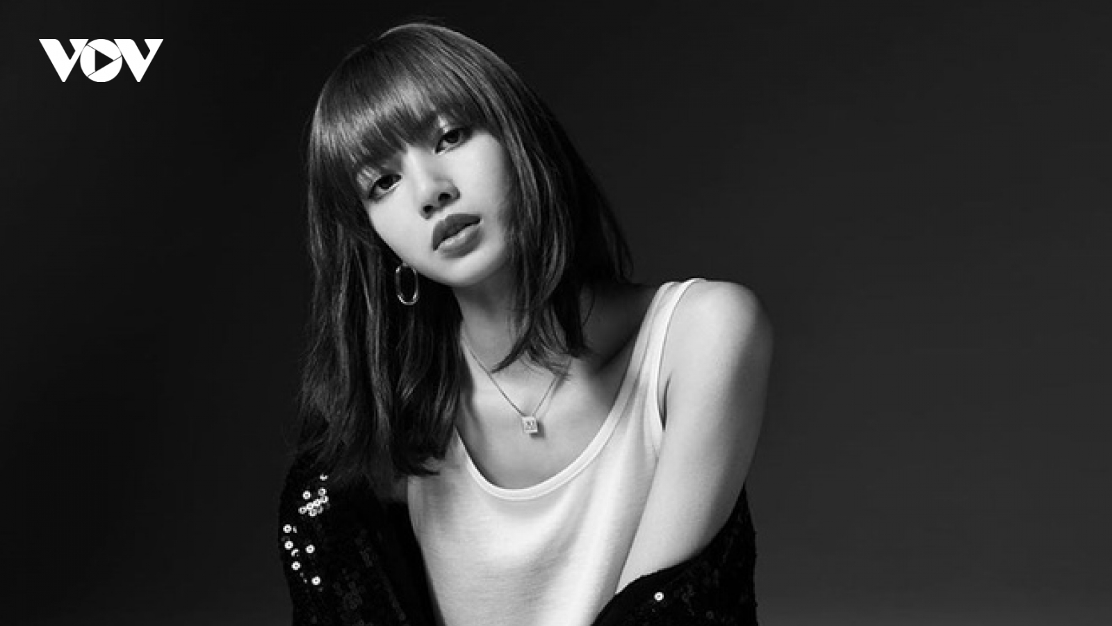 Lisa (BLACKPINK) chính thức trở thành Đại sứ toàn cầu đầu tiên của Celine