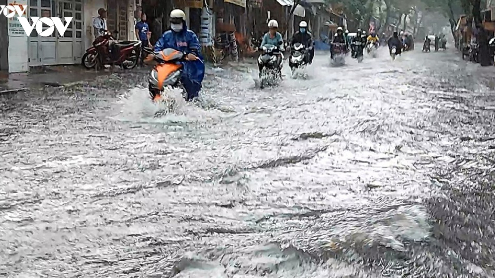 TPHCM chạy đua chống ngập mùa triều cường
