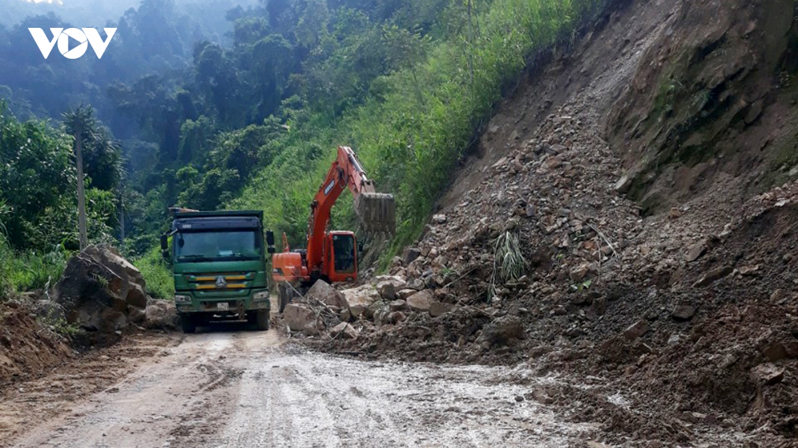 Lai Châu mưa trên diện rộng, nguy cơ sạt lở đất, đá rơi trên các tuyến giao thông