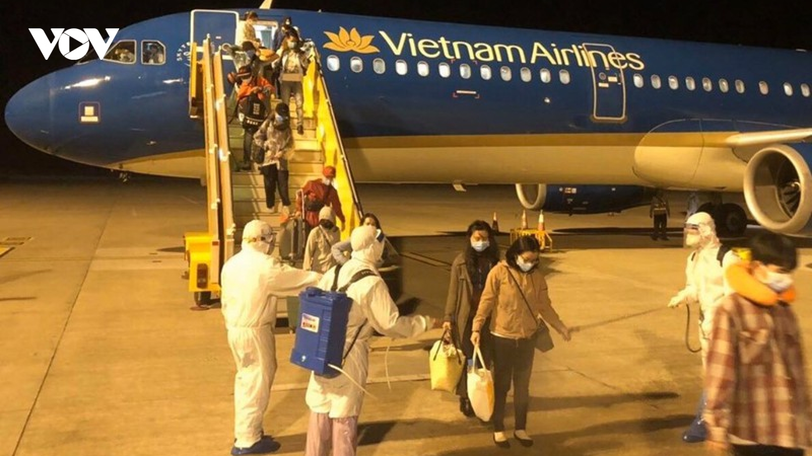 Nối lại đường bay quốc tế: Vừa lo kiểm soát dịch bệnh, vừa “ngóng” khách bay
