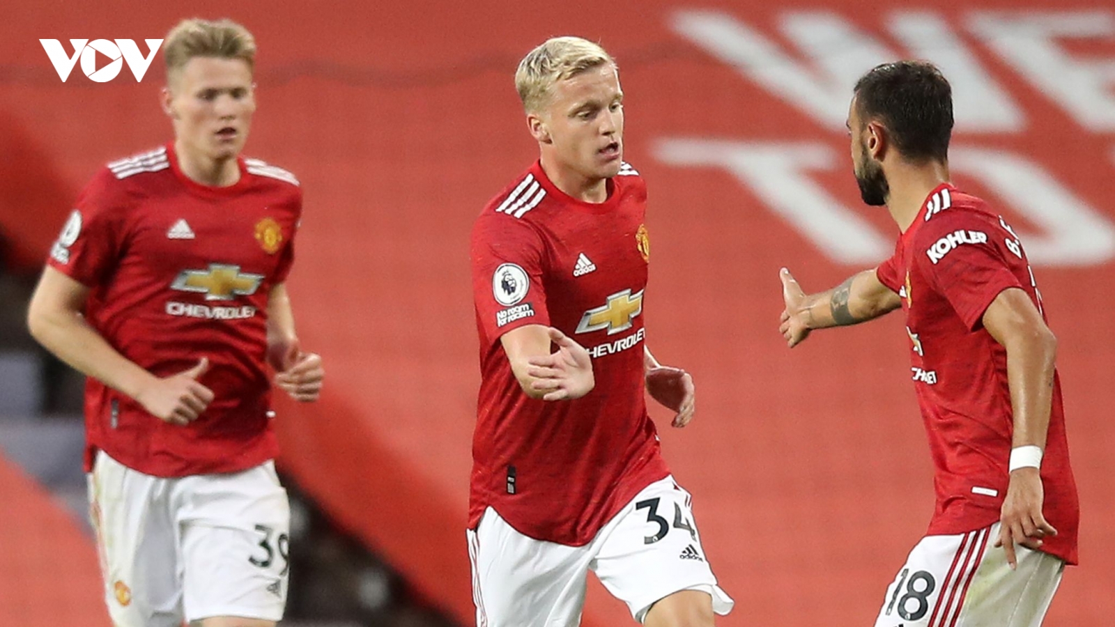 Van de Beek chỉ trích đồng đội sau khi ghi bàn trận ra mắt MU