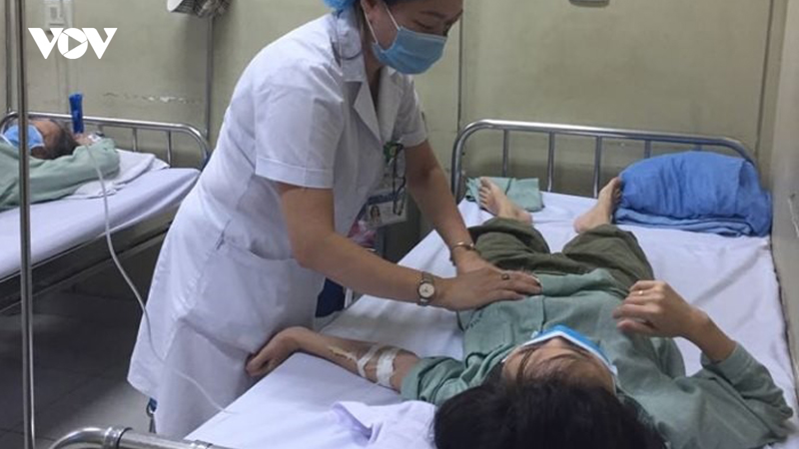 Làm thế nào để phân biệt sốt xuất huyết và Covid-19?