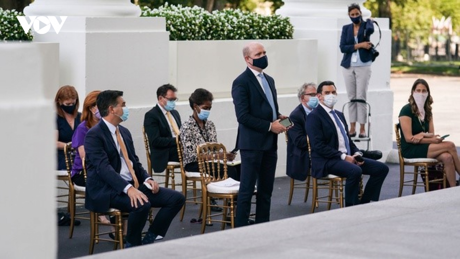 Tổng thống Trump yêu cầu phóng viên hãng Reuters tháo khẩu trang ở buổi họp báo