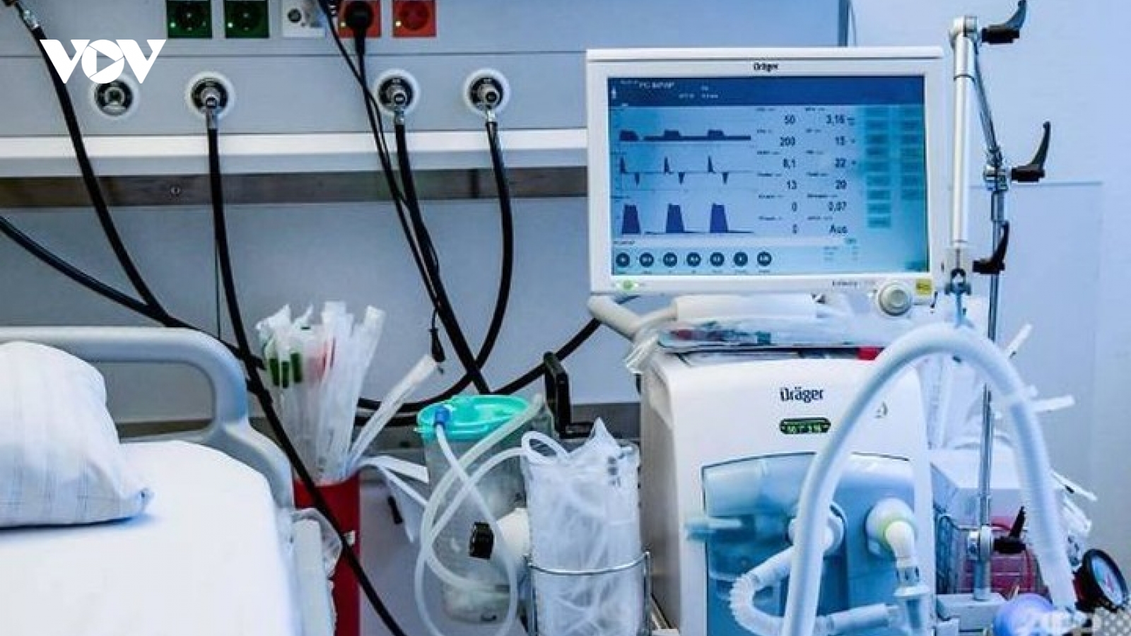 Bộ Y tế công khai giá trang thiết bị y tế để khắc phục tình trạng đội giá