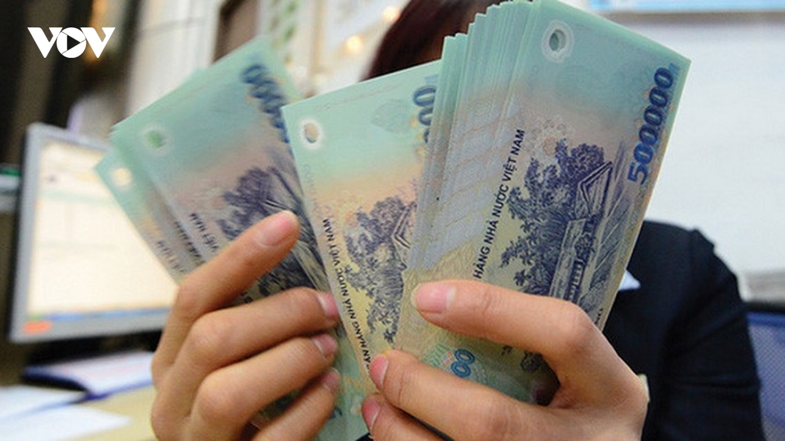 Dịch bệnh tiếp tục “làm khó” tiến độ thu ngân sách nhà nước