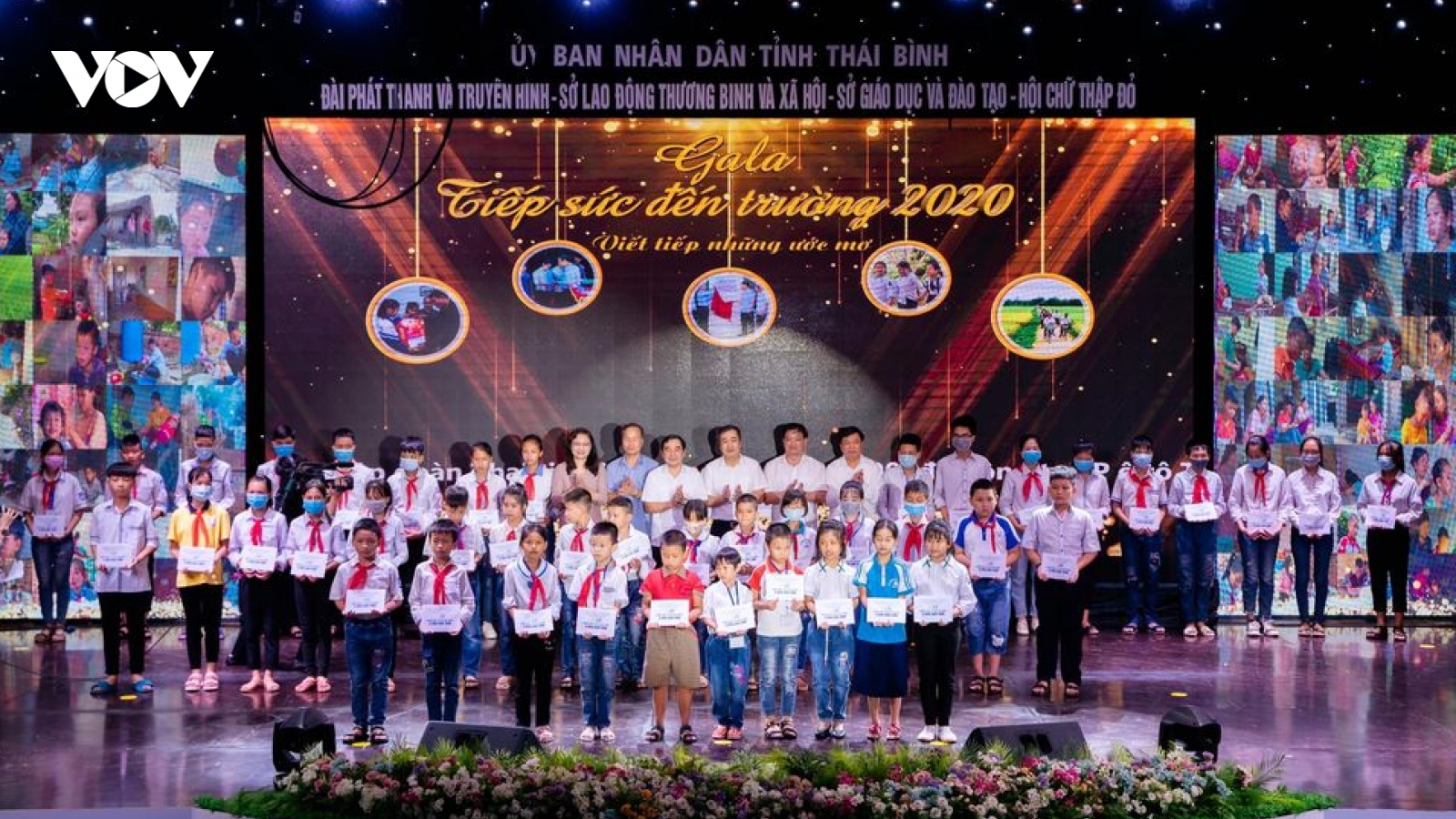 Thaco hỗ trợ học sinh tại Thái Bình, Gia Lai