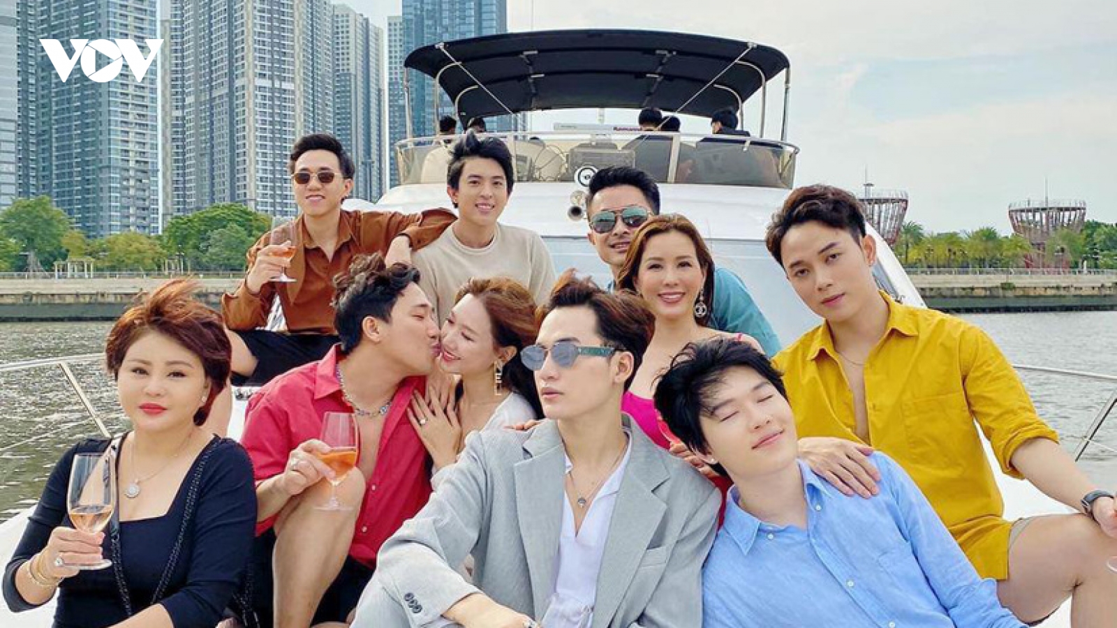 Chuyện showbiz: Khánh Thi khoe ảnh ngày bé kèm đoạn chia sẻ đầy xúc động
