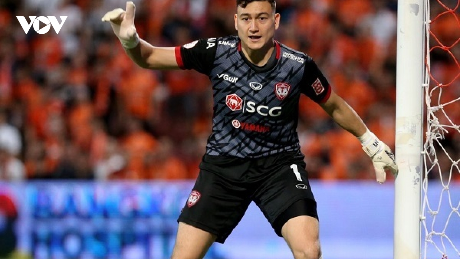 VIDEO: Đặng Văn Lâm cứu thua xuất thần trong ngày Thai League trở lại
