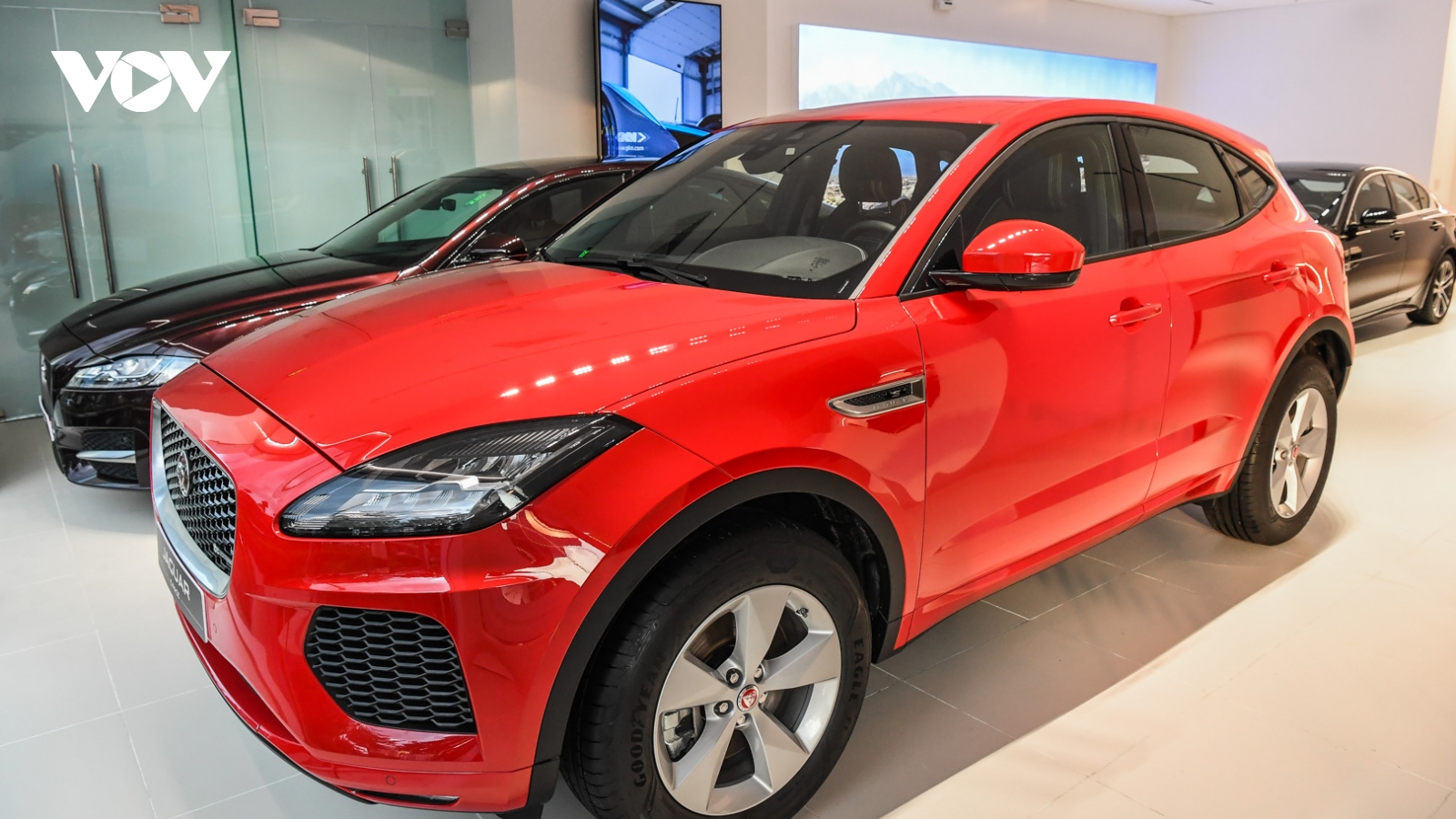 Cận cảnh Jaguar E-Pace giá 3,08 tỷ đồng