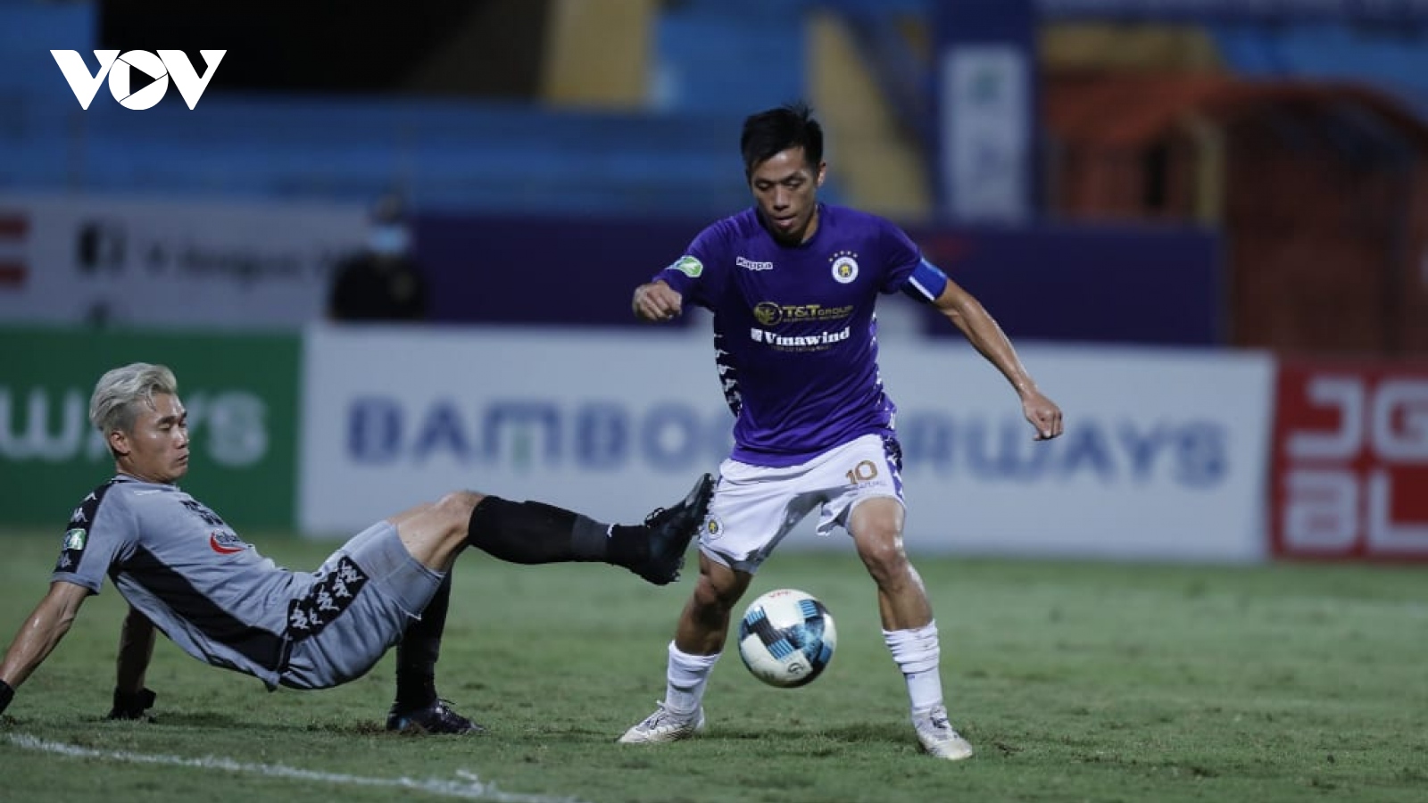 Toàn cảnh Hà Nội FC 5-1 TPHCM: Cơn ác mộng của thủ môn Bùi Tiến Dũng