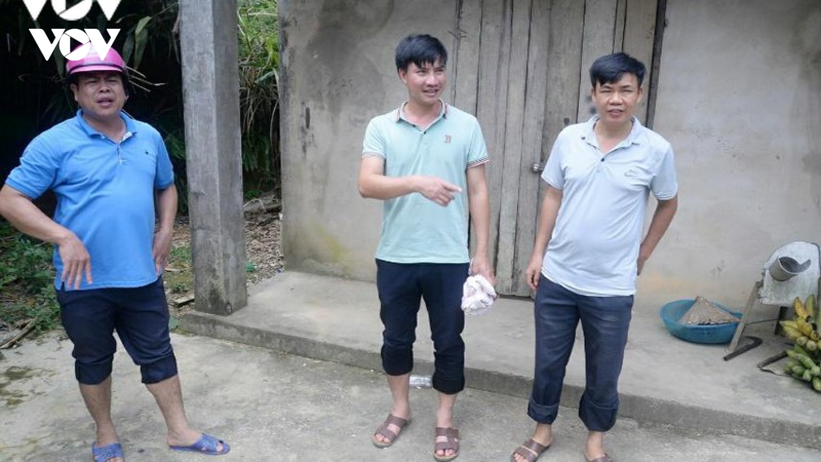 Vùng cao Ba Chẽ: Thày cô đến vận động, học sinh trốn lên rừng