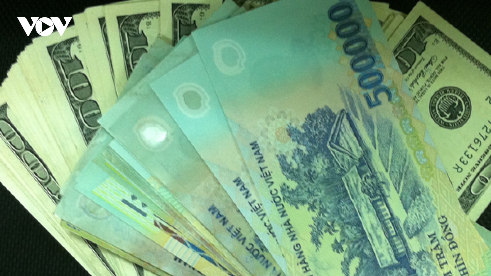 Tỷ giá trung tâm giảm nhẹ, xuống còn 23.203 VND/USD
