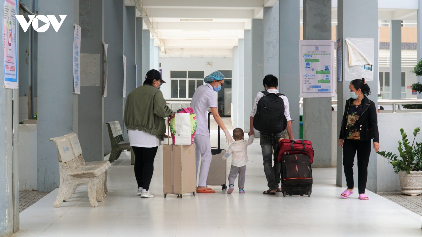 Tây Ninh: 3 bệnh nhân mắc Covid-19 được ra viện