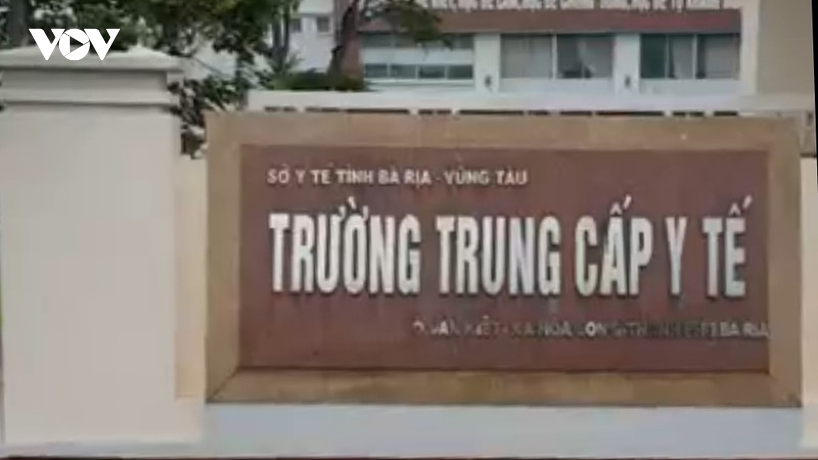 Cách ly 33 người tiếp xúc với cô gái dương tính với SARS- CoV-2