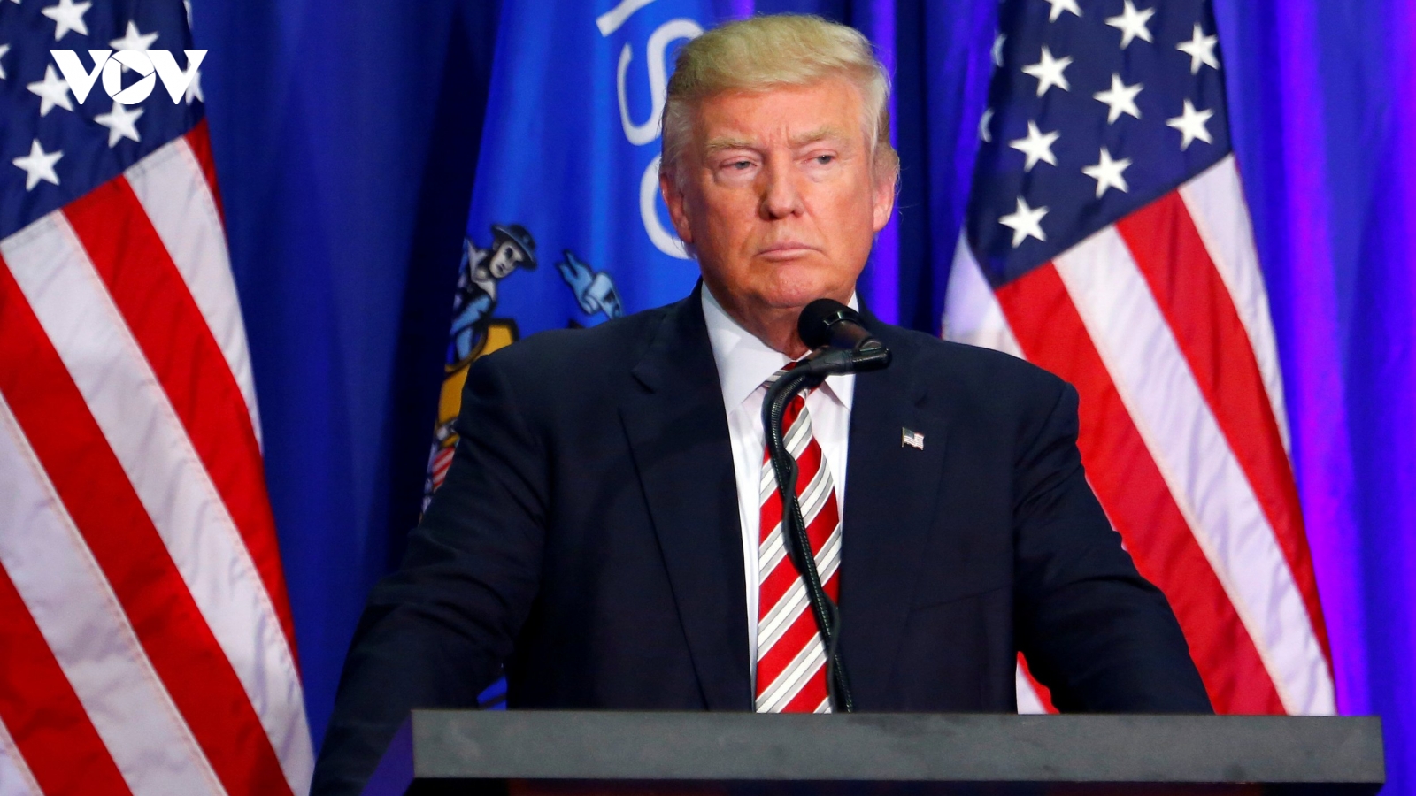 “Đốt” tiền tranh cử chóng mặt, ông Trump đang gặp bất lợi ở chặng nước rút?