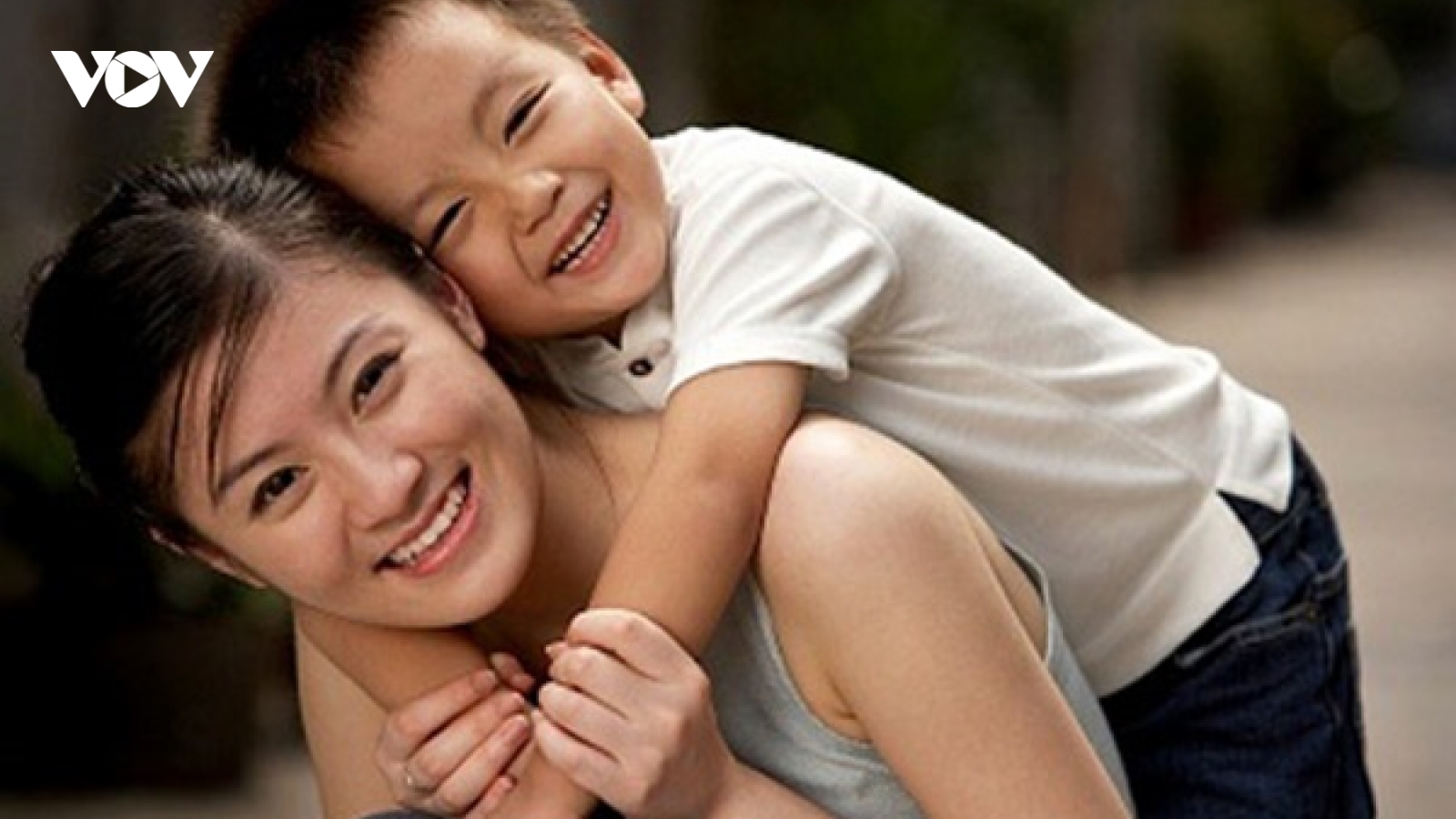 10 cách nói chuyện khiến con cái trở nên nghe lời hơn