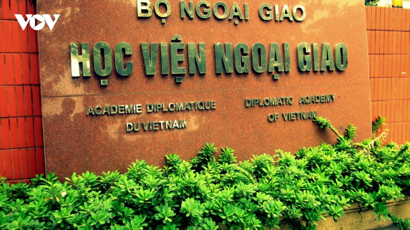 Thí sinh xét tuyển bằng khối A phải đạt mỗi môn 9 điểm mới đỗ Học viện Ngoại giao