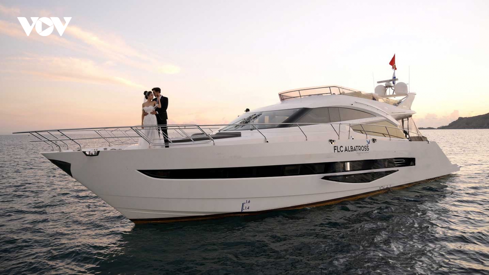 Du thuyền siêu sang FLC Albatross vừa cập bến Quy Nhơn