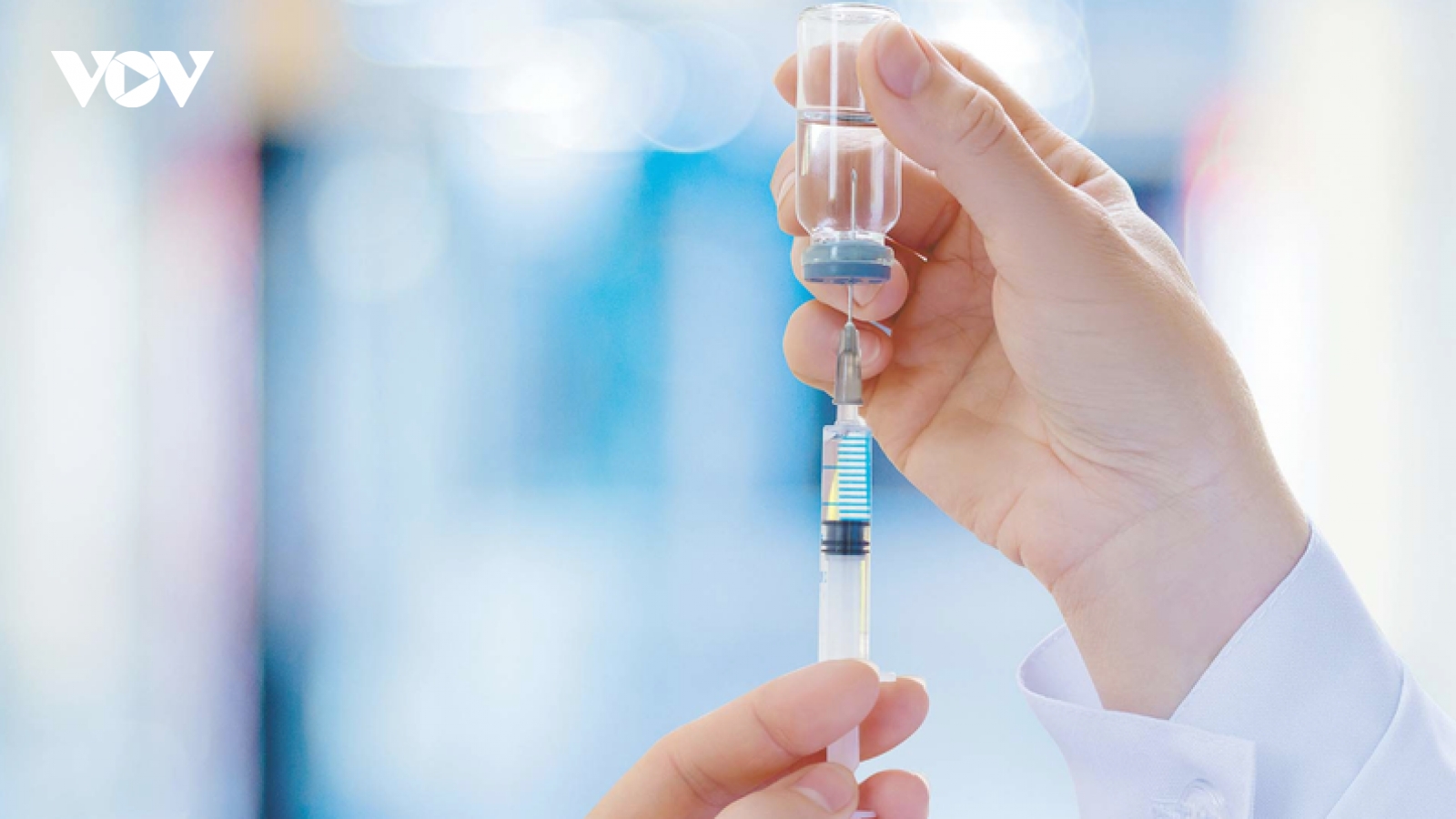 CDC Mỹ khuyến cáo không tiêm vaccine Covid-19 cho trẻ em khi thử nghiệm