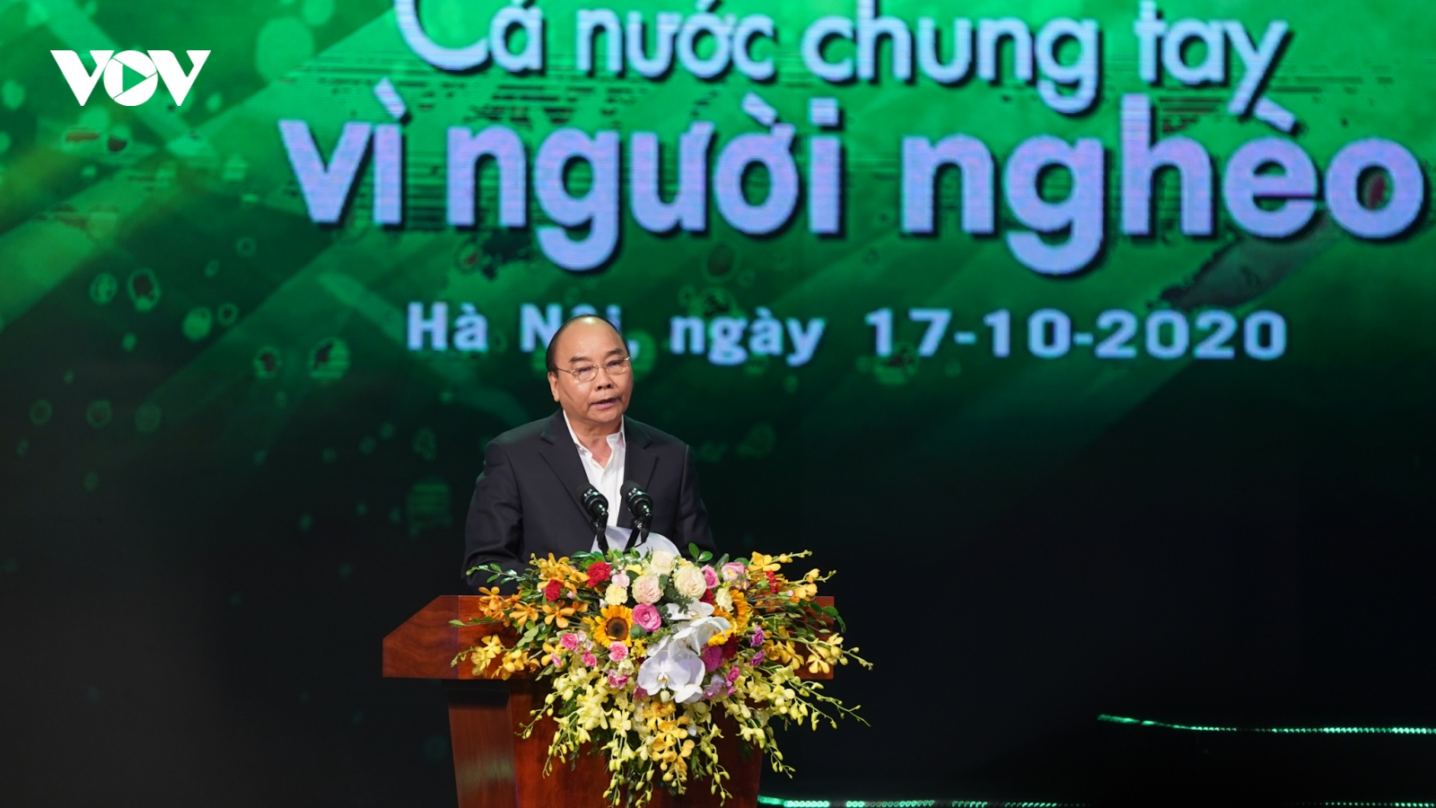 Thủ tướng Nguyễn Xuân Phúc: Chung tay vì người nghèo là mệnh lệnh trong mỗi trái tim